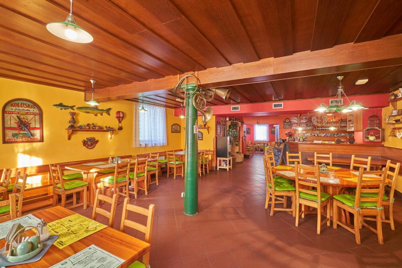 Pension & Restaurace Zeleny Mlyn Zacler Ngoại thất bức ảnh